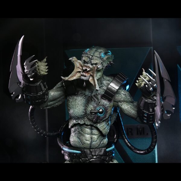 NECA Deluxe Stone Heart Predator Action Figure - Image 7