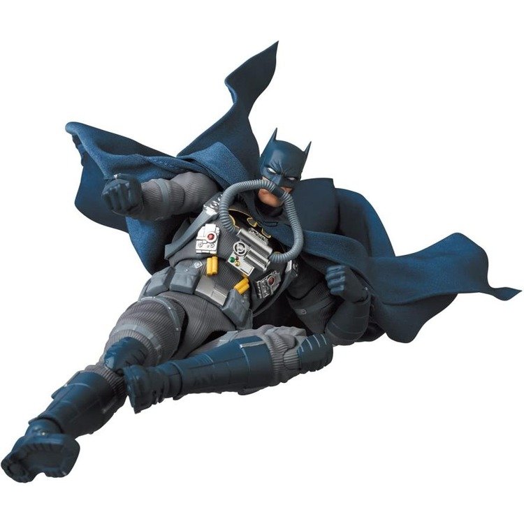 Batman: Hush MAFEX No.166 Batman (Stealth Jumper Ver.) - Image 3